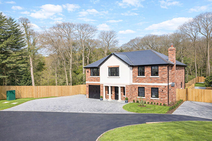 5 Bedroom Detached House For Sale In Cuffley Hill, Goffs Oak, EN7