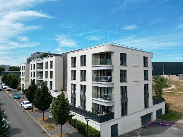 2 Bedroom Apartment To Rent In Chertsey, Surrey, KT16