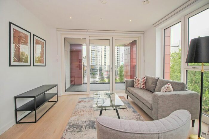 2 Bedroom Flat To Rent In Deacon Street, Elephnant Park, Elephant And Castle, London, SE17