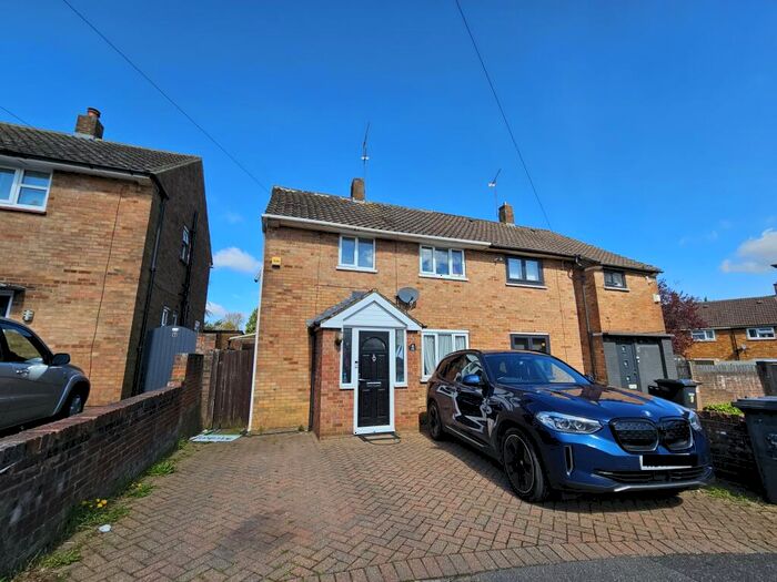 3 Bedroom Semi-Detached House To Rent In Long Close, Luton, LU2