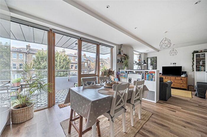 2 Bedroom Flat For Sale In Clyde Terrace, London, SE23