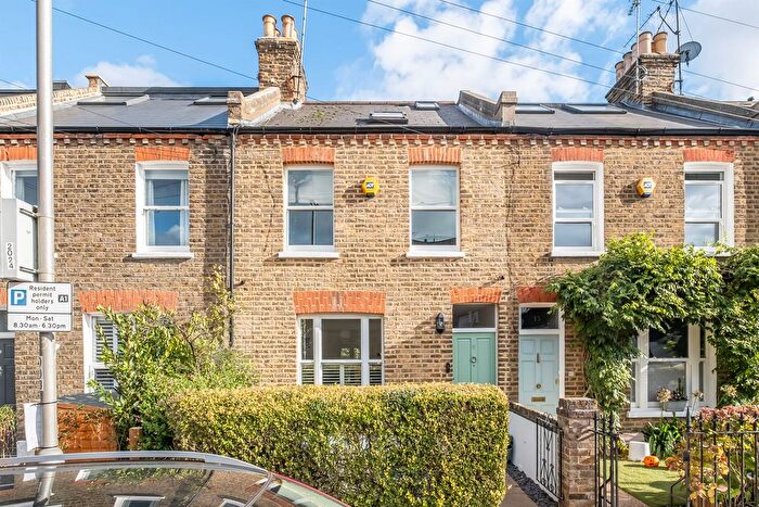 3 Bedroom Detached House For Sale In Bemish Road, London, SW15