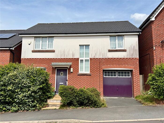 4 Bedroom Detached House For Sale In Olive Crescent, Chadderton, Oldham, OL9