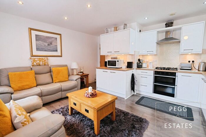 2 Bedroom Flat For Sale In St Albans Road, Torquay, TQ1