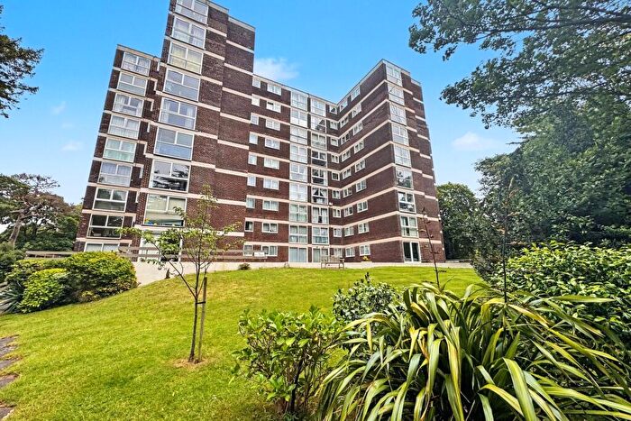 2 Bedroom Flat For Sale In East Cliff, BH1