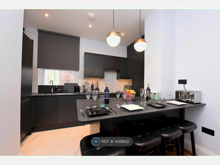 2 Bedroom Flat To Rent In Vauxhall Bridge Rd, London, SW1V