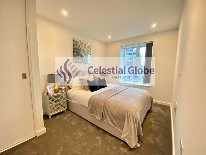 2 Bedroom Flat To Rent In London, N8