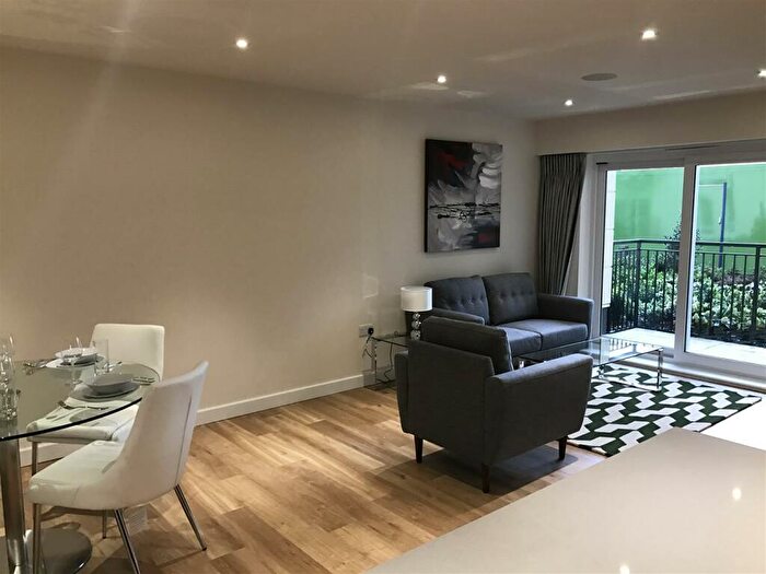 2 Bedroom Apartment To Rent In Golding House, Beaufort Square, London, NW9