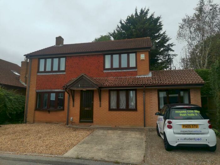 7 Bedroom Property To Rent In Bedroom Property In Bournemouth, BH12