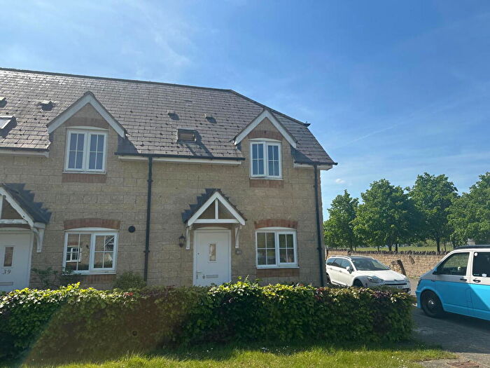 2 Bedroom End Of Terrace House To Rent In Barnwell Gardens, Corby, NN17