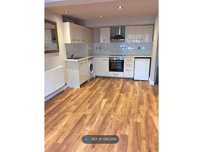 1 Bedroom Flat To Rent In Hermon Hill, London, E11