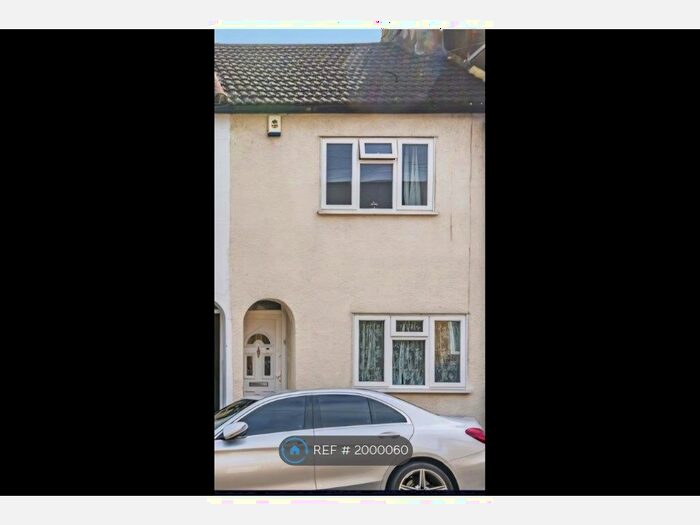 2 Bedroom Terraced House To Rent In Elliott Street, Gravesend, DA12