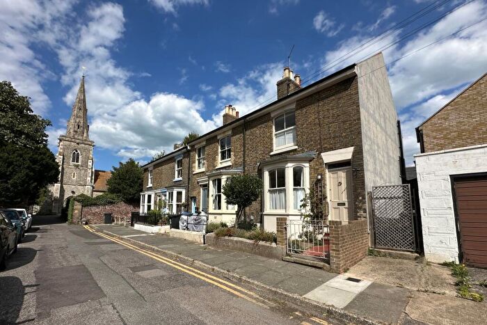 3 Bedroom End Of Terrace House For Sale In St Andrews Road, Deal, CT14