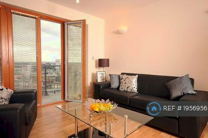 2 Bedroom Flat To Rent In Icon Building, Ilford, IG1