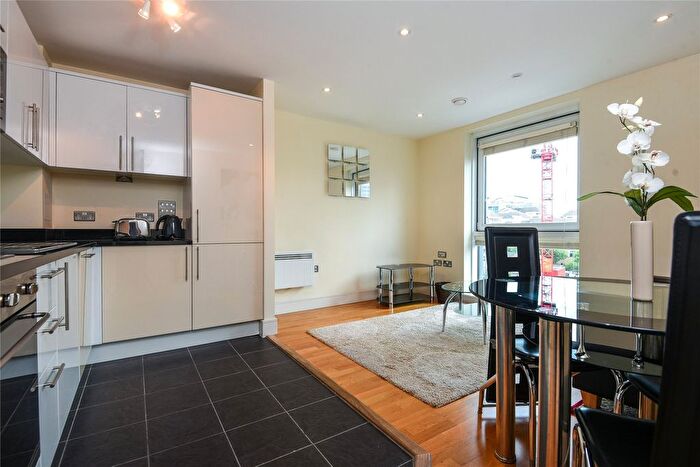 1 Bedroom Flat To Rent In Wharfside Point South, , Preston Road, Canary Wharf, E14