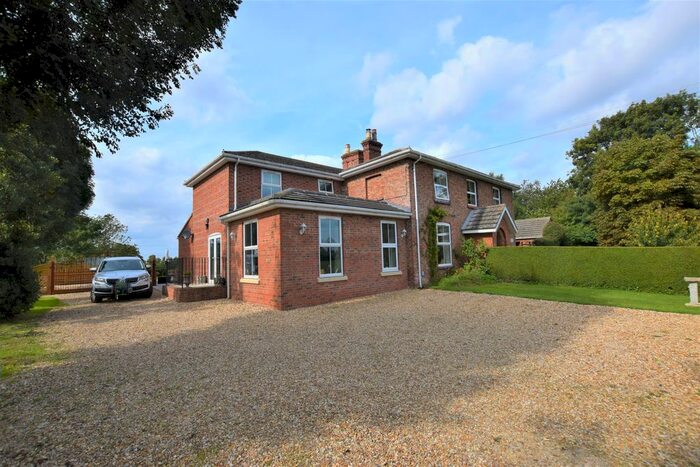 4 Bedroom Semi-Detached House For Sale In Burgh Road, Wainfleet All Saints, PE24