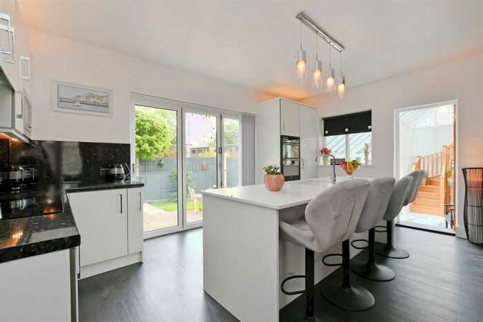 4 Bedroom Detached House For Sale In Muskoka Drive, Bents Green, S11