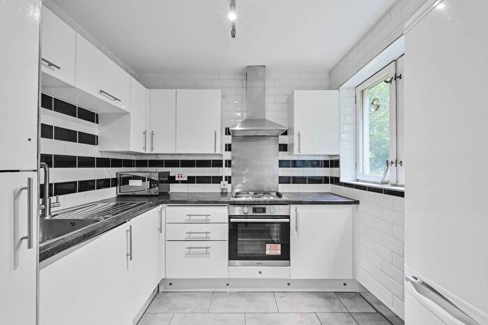 2 Bedroom Flat For Sale In Devonport, Hyde Park Estate, London, W2