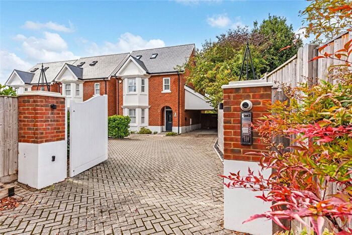 4 Bedroom Detached House For Sale In Ormonde Avenue, Chichester, West Sussex, PO19