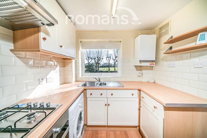 2 Bedroom Apartment To Rent In Morton Court, Reading, RG2