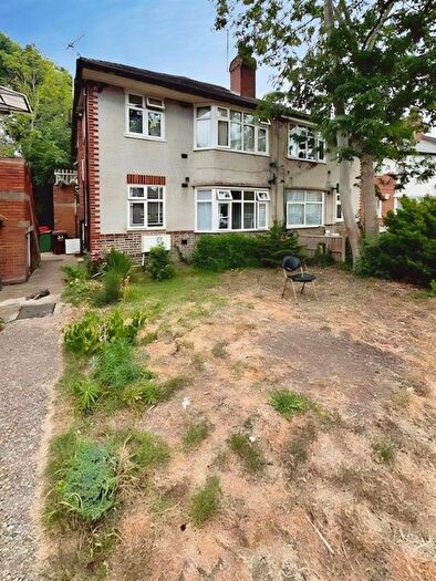 2 Bedroom Maisonette To Rent In Methuen Close, Edgware, HA8