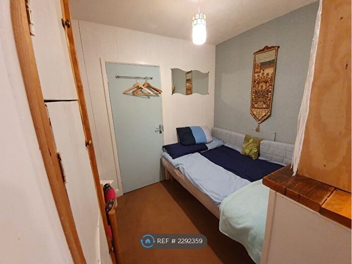 Studio To Rent In Romney Avenue, Bristol, BS7