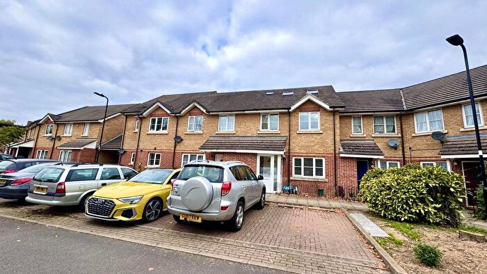 4 Bedroom Terraced House For Sale In Trubshaw Road, Southall, UB2