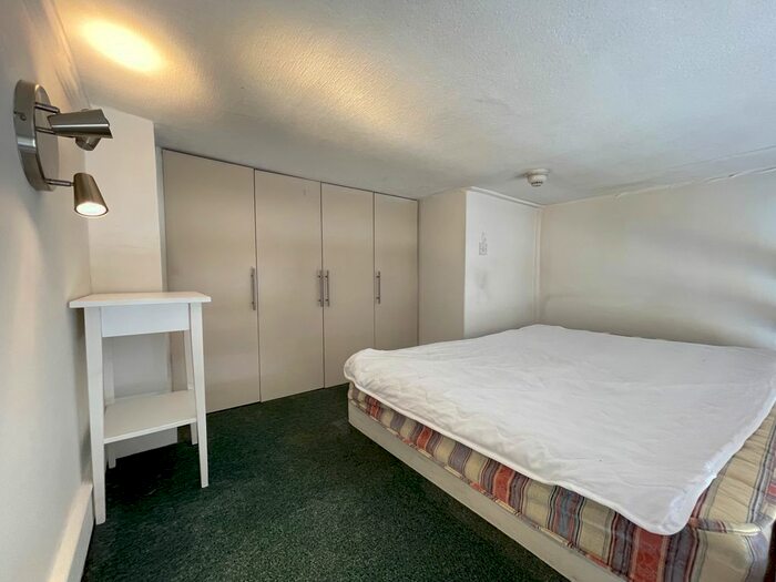 Studio To Rent In Flat, Penywern Road, Earls Court, SW5