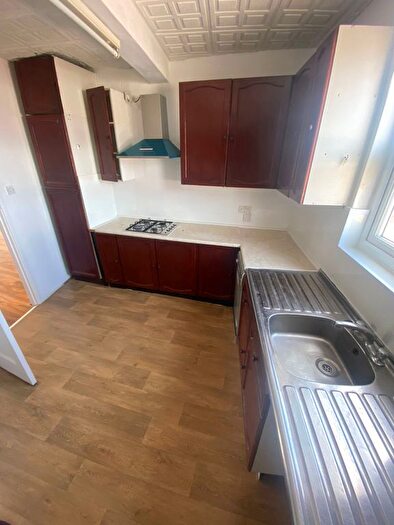 3 Bedroom Maisonette To Rent In Silver Street, London, N18