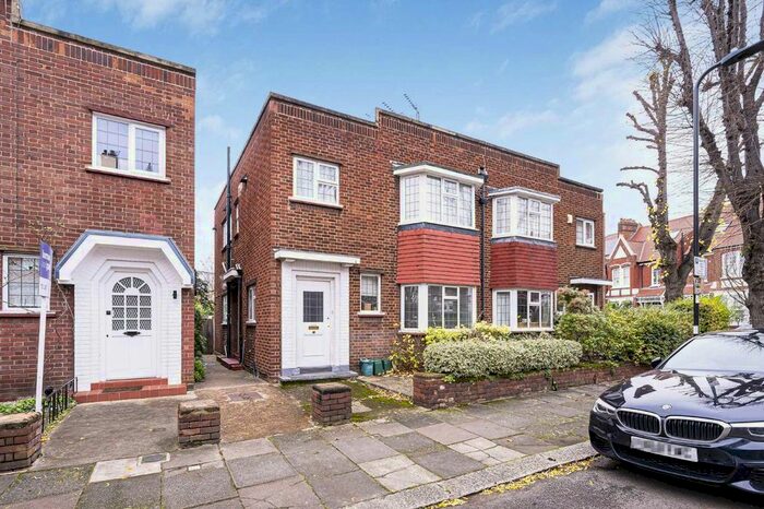 2 Bedroom Flat To Rent In Ravenscroft Road, London, W4