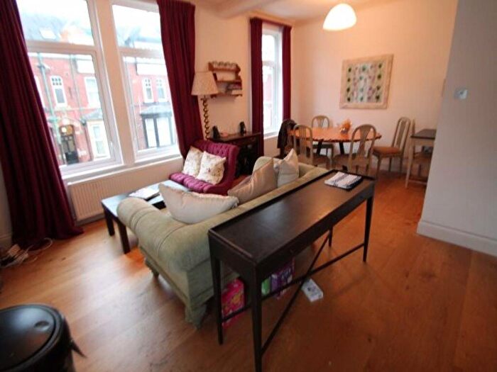 4 Bedroom House To Rent In A Regent Park Avenue, Leeds, LS6