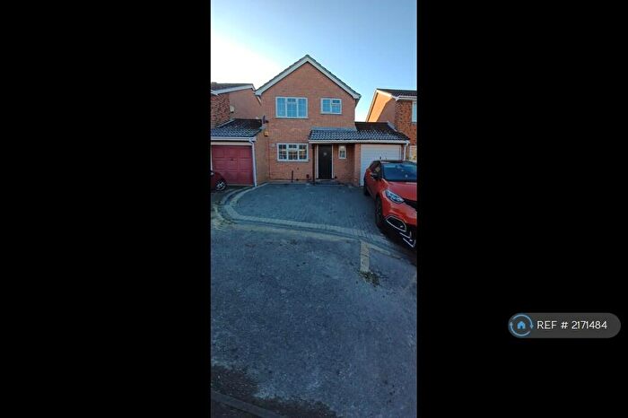 3 Bedroom Detached House To Rent In Kitwood Drive, Reading, RG6