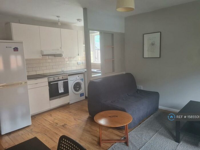 1 Bedroom Flat To Rent In Barforth Road, London, SE15