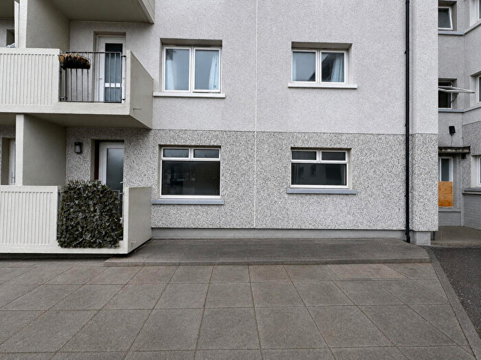 2 Bedroom Apartment To Rent In Kings Court, South Ayrshire, KA8
