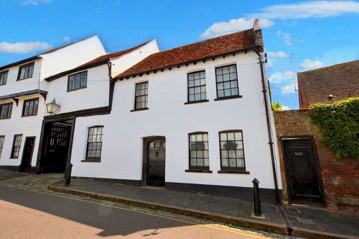 1 Bedroom Flat To Rent In Fishpool Street, St Albans, AL3