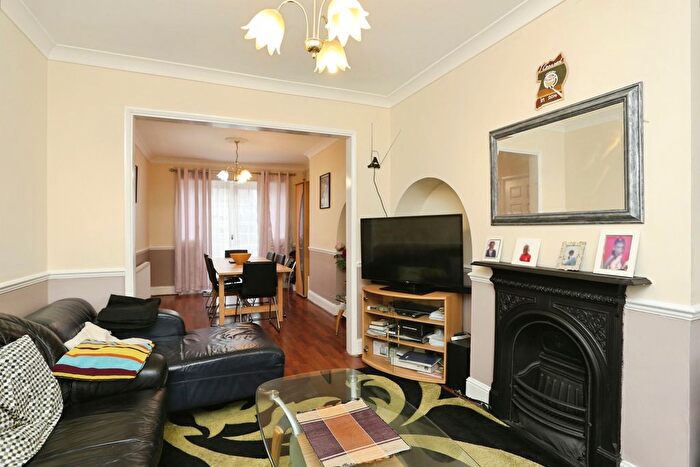 3 Bedroom Terraced House For Sale In Whitefoot Lane, Bromley, Kent, BR1