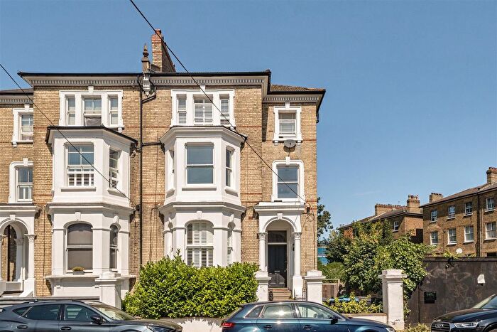 2 Bedroom Flat For Sale In St. Philip's Road, Surbiton, KT6