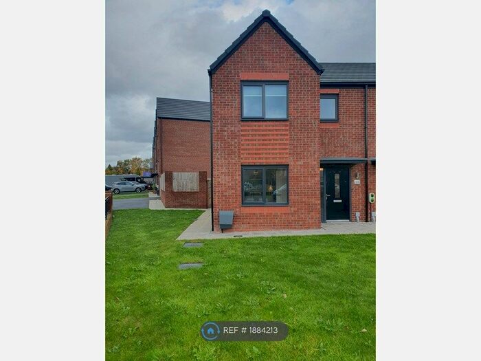 3 Bedroom End Of Terrace House To Rent In Danesdale Drive, Manchester, M4