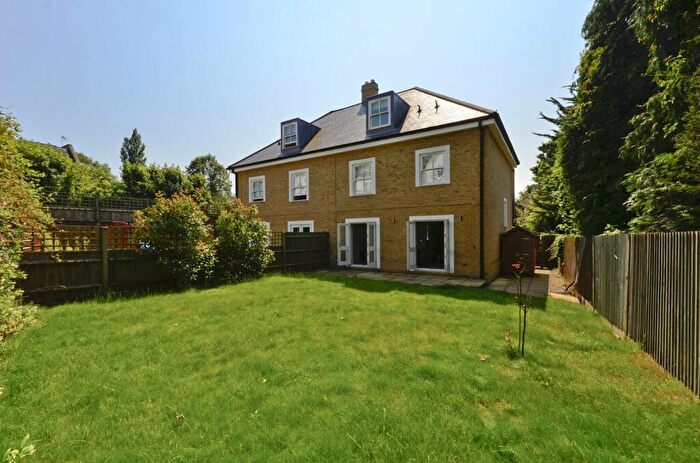 4 Bedroom House To Rent In King Henry Mews, Harrow On The Hill, Harrow, HA2