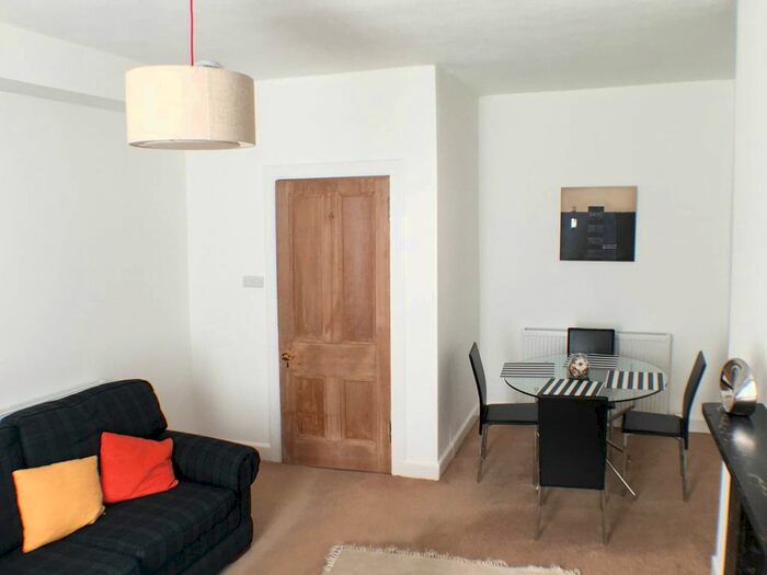 1 Bedroom Flat To Rent In West Newington Place, Newington, Edinburgh, EH9