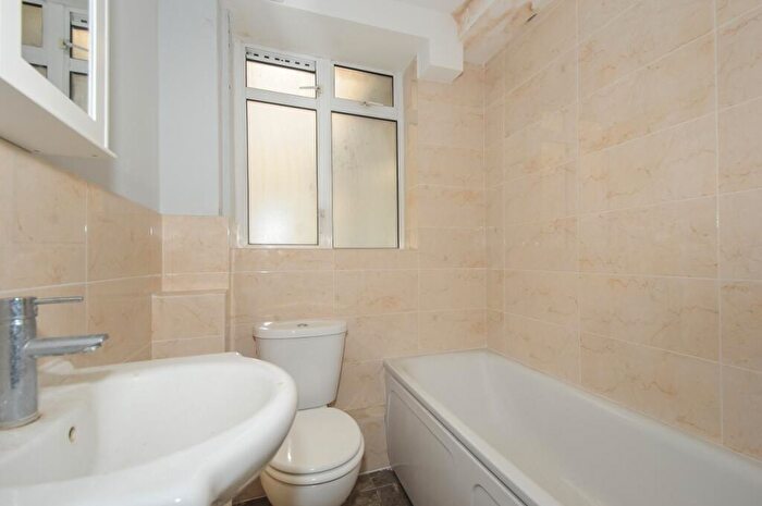 2 Bedroom Flat To Rent In Euston Road London, NW1