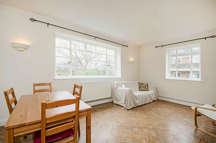 3 Bedroom Flat To Rent In Lyttelton Road, Hampstead Garden Suburb, London, N2