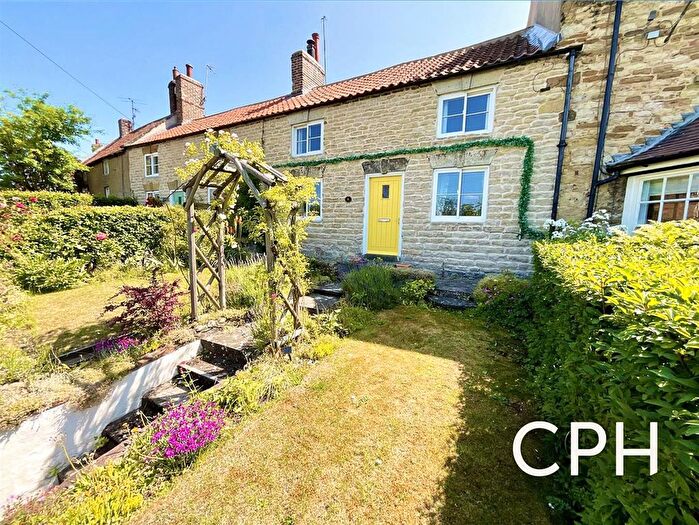 3 Bedroom Property For Sale In Castlegate, East Ayton, YO13