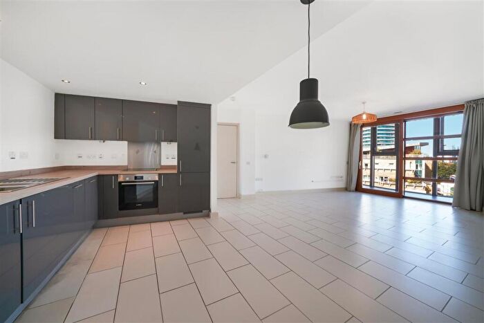 1 Bedroom Flat For Sale In Lombard Road, SW11
