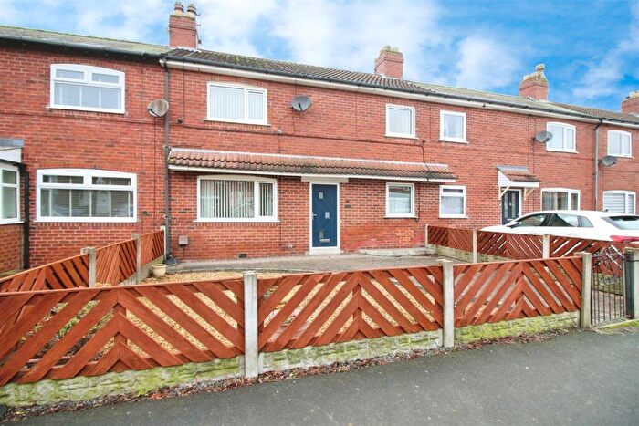 3 Bedroom Terraced House For Sale In Park Avenue, Kippax Leeds, LS25