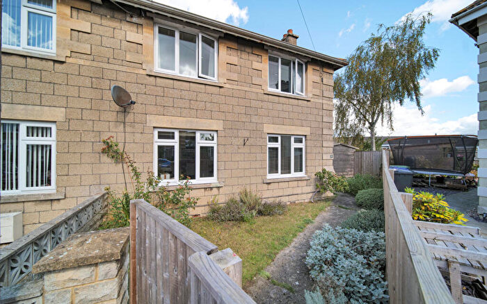 3 Bedroom Semi-Detached House For Sale In Leaze Road, Melksham, SN12