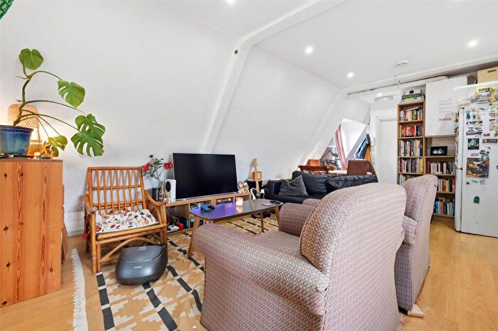 2 Bedroom Apartment To Rent In Gould Terrace, London, E8