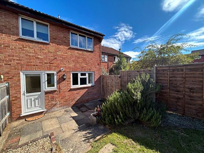 1 Bedroom Maisonette To Rent In Harms Grove, Merrow, Guildford, GU4