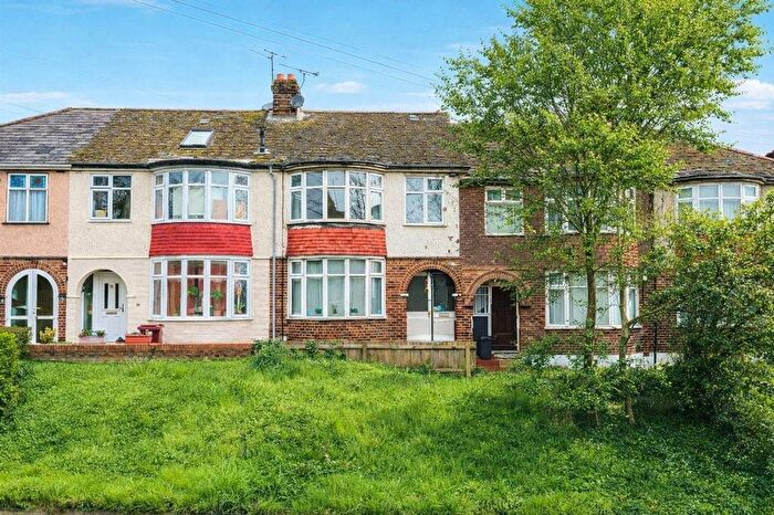 3 Bedroom Terraced House For Sale In Maidstone Road, Rochester, Kent., ME1