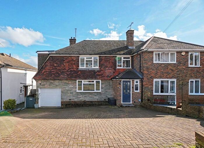 4 Bedroom Semi Detached House For Sale In Lonsdale Drive, Rainham, ME8